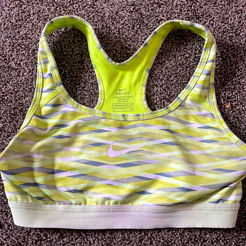 Nike sports bra size s